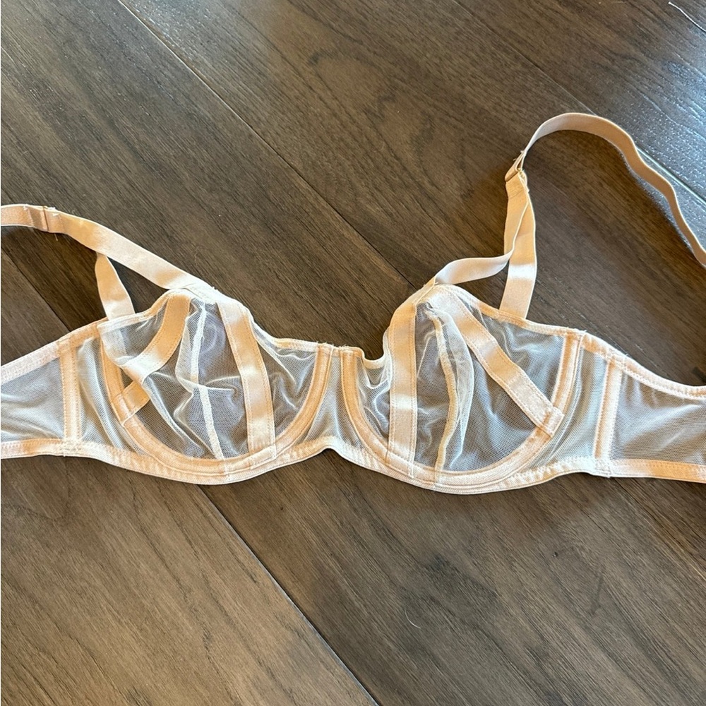 Victoria’s Secret 32D Nude Very Sexy Bra